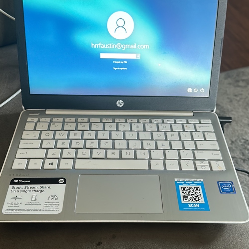 HP LABTOP GREAT CONDITION
